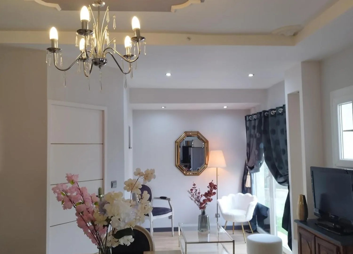 Appartement Dans Villa Borghese La Boisse